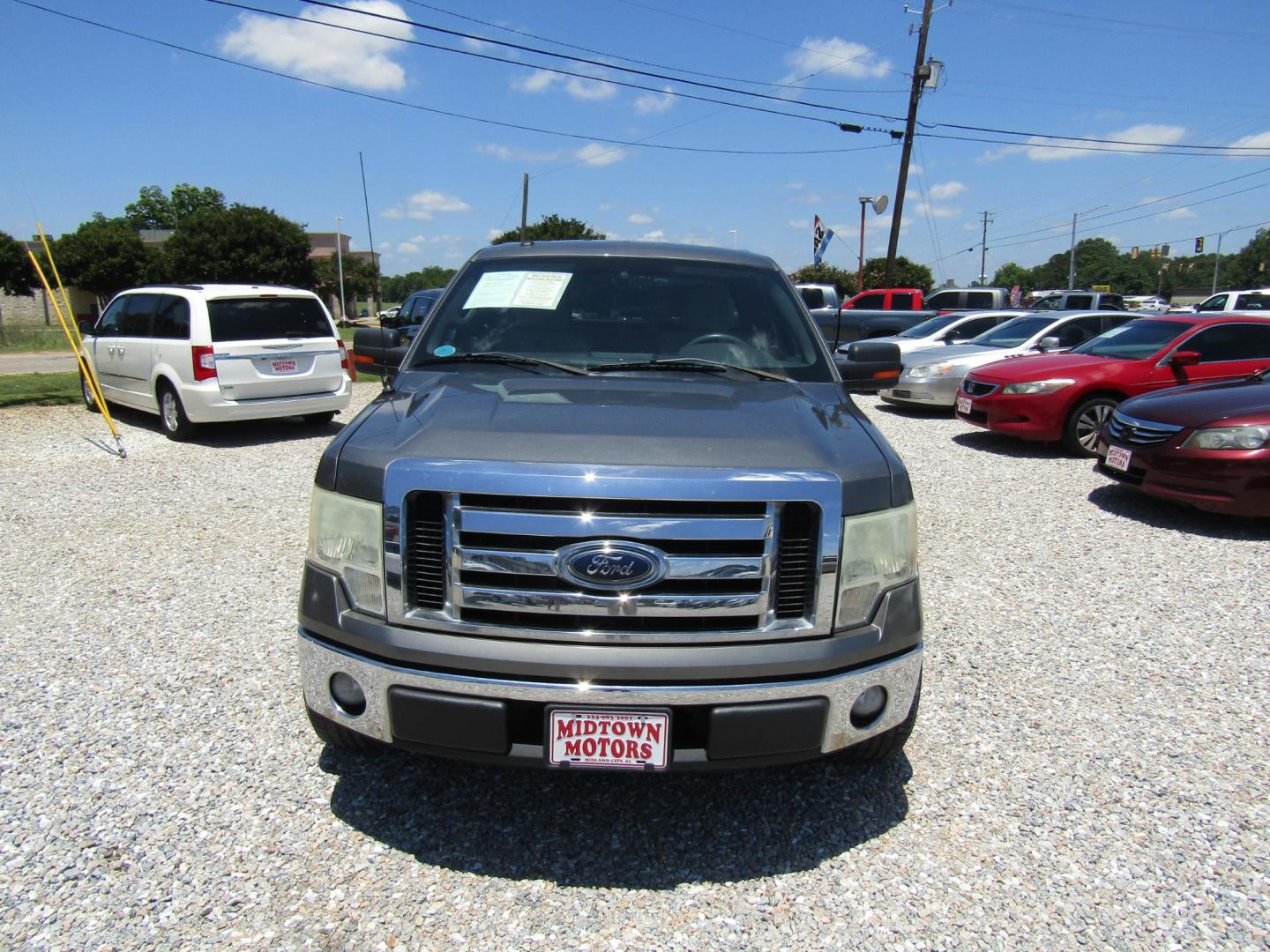 2010 Gray /Gray Ford F-150 Lariat SuperCab 6.5-ft. Bed 2WD (1FTEX1C88AF) with an 4.6L V8 SOHC 24V engine, Automatic transmission, located at 15016 S Hwy 231, Midland City, AL, 36350, (334) 983-3001, 31.306210, -85.495277 - Photo#1